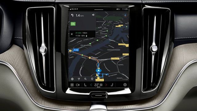 Volvo XC60 2023 tích hợp Apple CarPlay và Android Auto có khả năng dẫn đường thông minh
