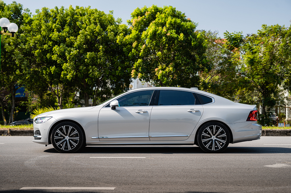 Volvo S90L 2023 phiên bản Ultimate Bright